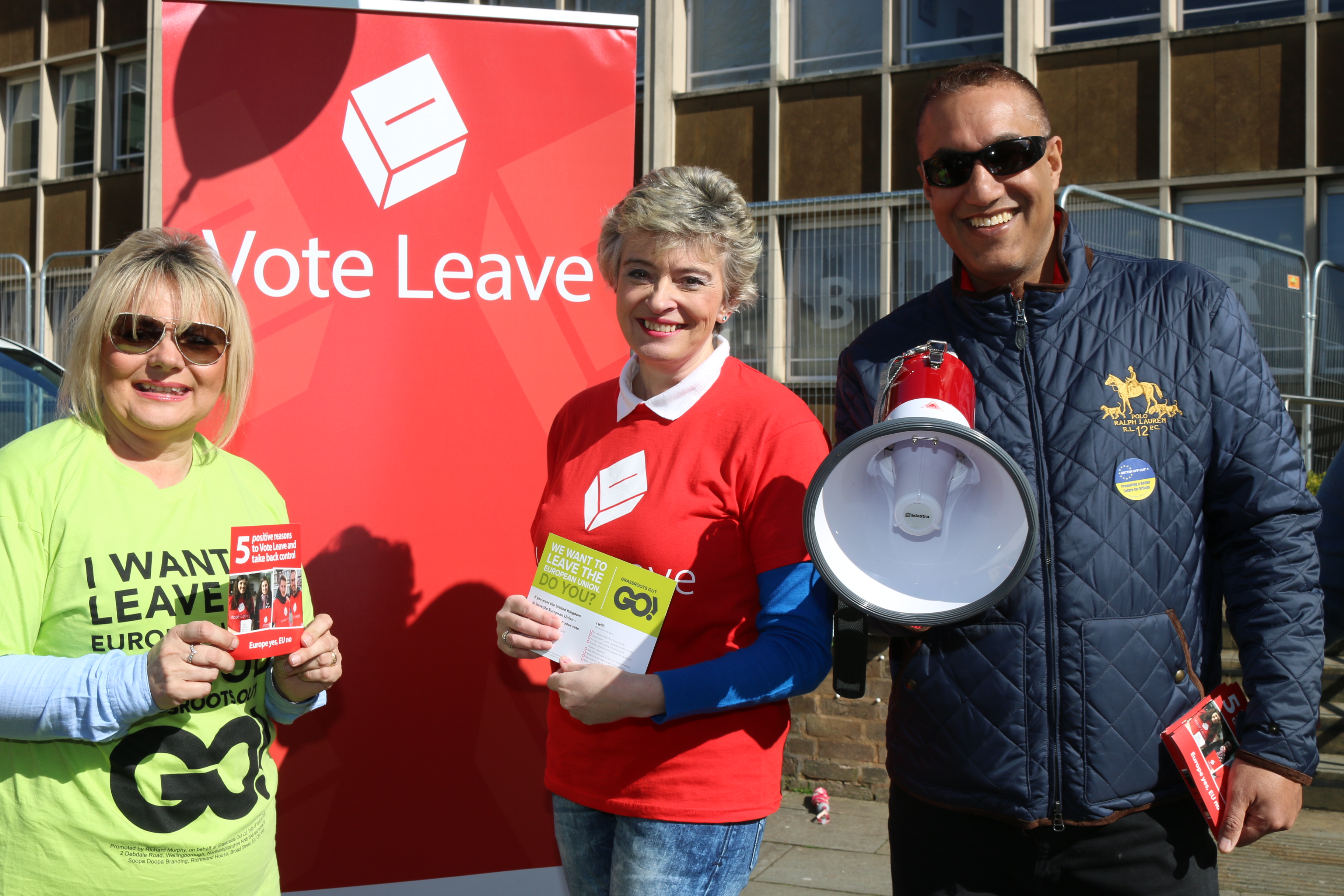 Vote Leave group campaigning in Warwick